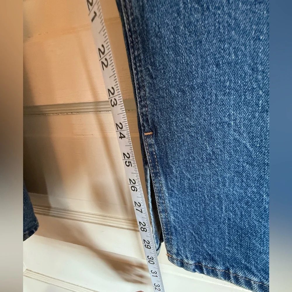 Good American High Waist Split Hem with Cutaway Button Fly Jeans 4/27 - Picture 8 of 15